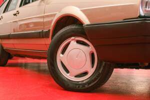 Afbeelding 3/37 van Volkswagen Passat 2.0 (1987)