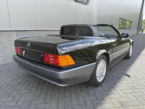 Image 9/50 de Mercedes-Benz 300 SL (1990)