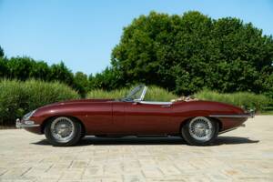 Image 17/50 de Jaguar E-Type 3.8 (1964)