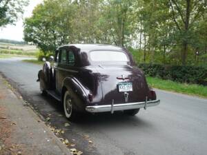 Image 4/20 of Buick 60 Century (1940)