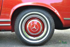 Image 44/50 de Mercedes-Benz 230 SL (1964)
