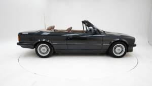 Image 9/15 de BMW 320i (1990)