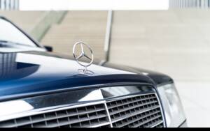 Image 13/45 of Mercedes-Benz E 220 (1995)