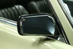 Imagen 45/50 de Mercedes-Benz 380 SL (1984)