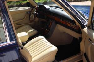 Image 31/57 de Mercedes-Benz 450 SEL 6,9 (1977)