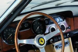 Image 22/50 of Ferrari 330 GT 2+2 (1964)
