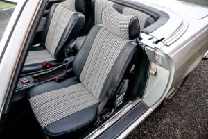 Image 25/40 of Mercedes-Benz 450 SL (1977)