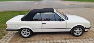 Immagine 5/19 di BMW 325i (1987)
