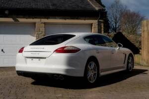 Bild 42/50 von Porsche Panamera 4S (2010)