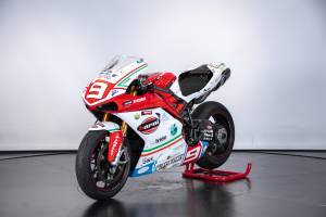 Image 2/50 of Ducati DUMMY (2010)