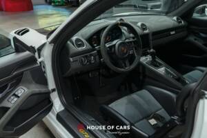 Image 16/25 de Porsche 718 Cayman GT4 RS Weissach (2022)