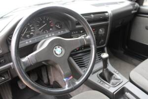 Image 9/32 de BMW 325ix (1990)