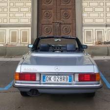 Immagine 6/36 di Mercedes-Benz 500 SL (1985)