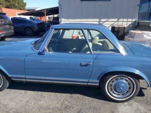 Image 17/36 de Mercedes-Benz 280 SL (1970)