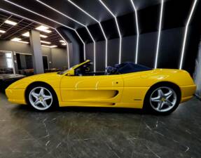 Bild 8/25 von Ferrari F 355 Spider (1996)