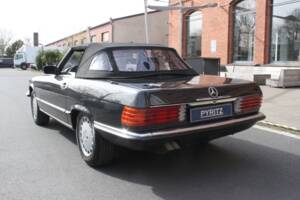 Image 16/17 of Mercedes-Benz 300 SL (1989)