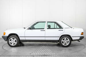 Image 9/50 de Mercedes-Benz 190 D (1986)