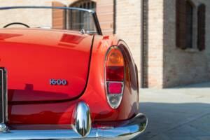 Image 16/50 of Alfa Romeo Giulia 1600 Spider (1964)