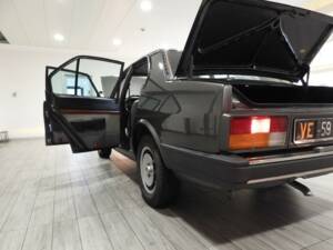 Bild 8/10 von Alfa Romeo Alfetta 2.0 (1985)