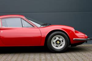 Image 23/24 de Ferrari Dino 246 GT (1973)