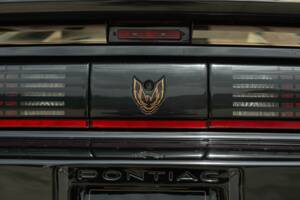 Bild 24/50 von Pontiac Firebird TransAm (1989)