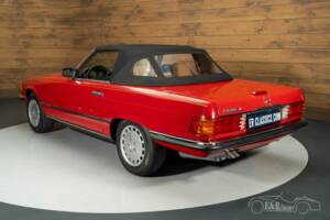 Bild 16/19 von Mercedes-Benz 560 SL (1988)