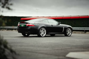 Image 6/33 of Jaguar XKR (2008)