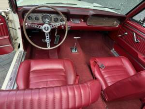 Image 28/50 de Ford Mustang 390 GTA (1966)