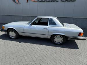 Afbeelding 18/44 van Mercedes-Benz 560 SL (1986)