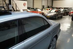 Image 39/50 of Jaguar XJ 8 4.2 (2007)