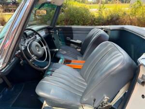 Image 10/42 of Mercedes-Benz 280 SL (1968)