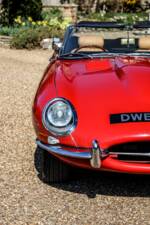 Image 18/41 de Jaguar E-Type (1968)