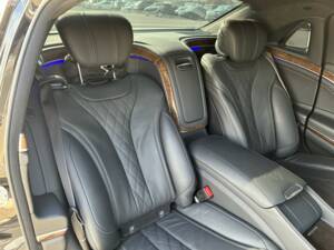Bild 27/43 von Mercedes-Benz Maybach S 500 (2015)
