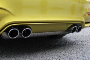 Image 19/98 of BMW M4 (2014)