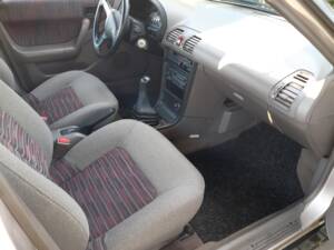 Bild 13/20 von Mazda 323F 1.6 16V (1993)