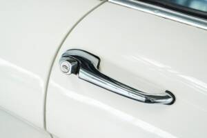 Image 22/50 of Alfa Romeo 1600 Spider Duetto (1966)