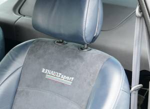 Image 44/50 de Renault Clio II V6 (2002)