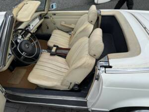 Image 30/50 of Mercedes-Benz 280 SL (1969)