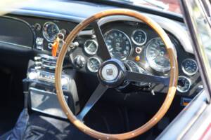 Imagen 2/12 de Aston Martin DB 6 Vantage (1967)