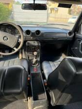 Bild 44/50 von Mercedes-Benz 240 D (1979)