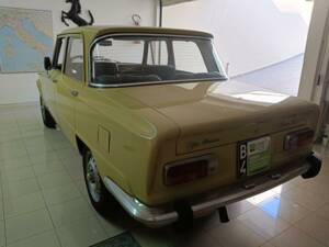 Immagine 25/50 di Alfa Romeo Giulia Nuova Super 1300 (1975)