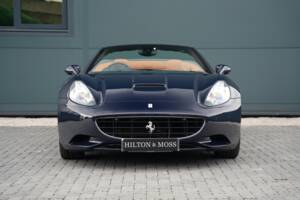 Image 7/50 de Ferrari California (2012)