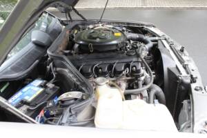 Image 10/27 of Mercedes-Benz 190 E (1987)