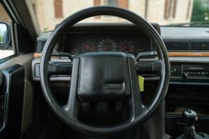 Image 41/50 de Volvo 780 Bertone 2.4 TD (1987)