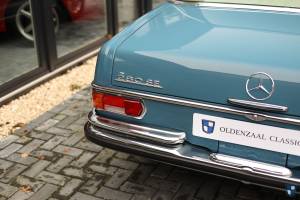 Afbeelding 22/76 van Mercedes-Benz 280 SE (1968)