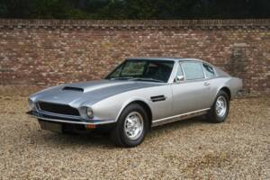 Afbeelding 50/50 van Aston Martin V8 (1974)