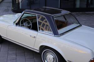 Imagen 2/50 de Mercedes-Benz 230 SL (1965)