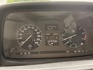 Bild 7/8 von BMW 728i (1983)