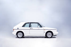 Imagen 11/39 de Volkswagen Golf Mk I Convertible 1.8 (1994)