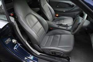 Bild 33/50 von Porsche 911 Carrera 4S (2004)